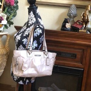 Coach f19252 medium tote